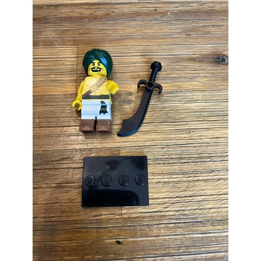 Lego‎ Minifigure Series 16 Desert Warrior Retired Collectible